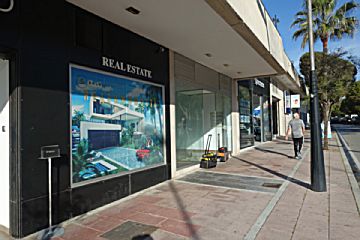 Imagen 1 Alquiler de local en Nueva Andalucía (Marbella (Municipio))