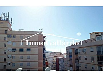 007942 Venta de piso con terraza en El Palo (Málaga)