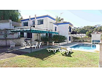 ORI004 Venta de casa con piscina y terraza en Velilla (Almuñecar)