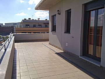 TERRAZA.jpg Venta de piso con piscina y terraza en Nuevo Hospital-Larache (Ciudad Real), ATICO HOSPITAL
