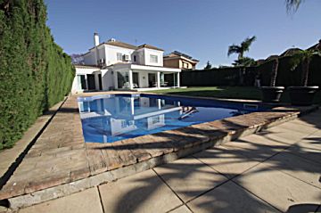 Foto Venta de casa con piscina en Mairena del Aljarafe, Simon Verde