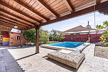 Foto Venta de casa con piscina y terraza en Churriana de la Vega, Churiana de la vega