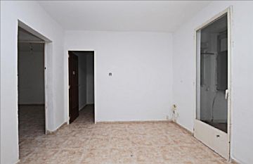14107-2025 Venta de piso con terraza en La Concòrdia (Sabadell)