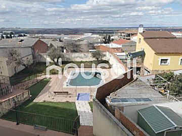  Venta de dúplex con piscina en Alameda de la Sagra