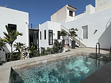 102471.jpg Venta de casa con piscina en Los Realejos 
