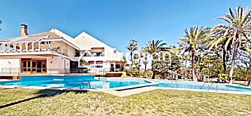 Imagen 1 Venta de casa con piscina en Finca La Hacienda (Málaga)