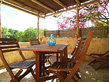Terraza acogedora y tranquila Alquiler de piso con terraza en Formentera