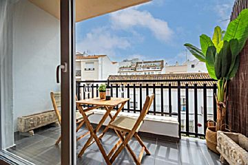 Imagen 1 Alquiler de piso con terraza en Estepona, Centro