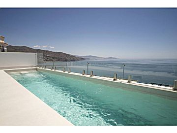 SEV006 Venta de casa con piscina y terraza en Velilla (Almuñecar)