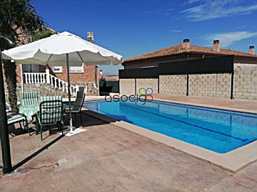 Imagen 1 Venta de casa con piscina en Torrejón del Rey