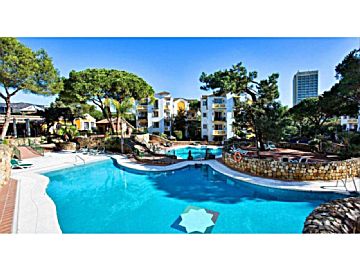 001306 Alquiler de piso con piscina y terraza en Elviria (Marbella (Municipio))