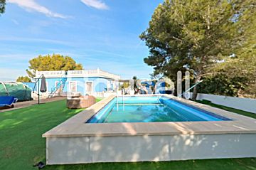  Venta de casas/chalet con piscina y terraza en Monserrat