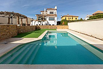 Foto Venta de casa con piscina y terraza en Otura, AFUERAS