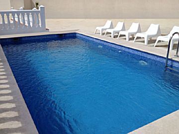 1 PISCINA.jpg Alquiler de piso con piscina y terraza en Bailén-Miraflores (Málaga), Calle Sawa Martínez, 35