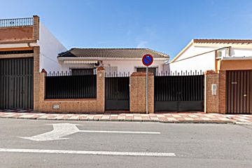 Foto Venta de casa con terraza en Churriana de la Vega, Churiana de la vega