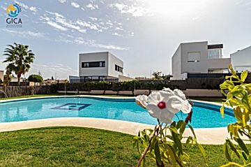 Foto Venta de casa con piscina y terraza en Norte (Jerez de la Frontera), montealto