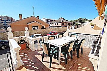Foto Venta de casa con terraza en Guardamar del Segura, Avenidad cervante